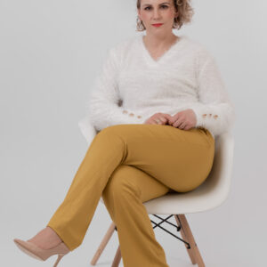 sweter damski z ozdobnymi rękawami