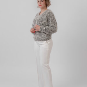 sweter czarno-biały włochaty
