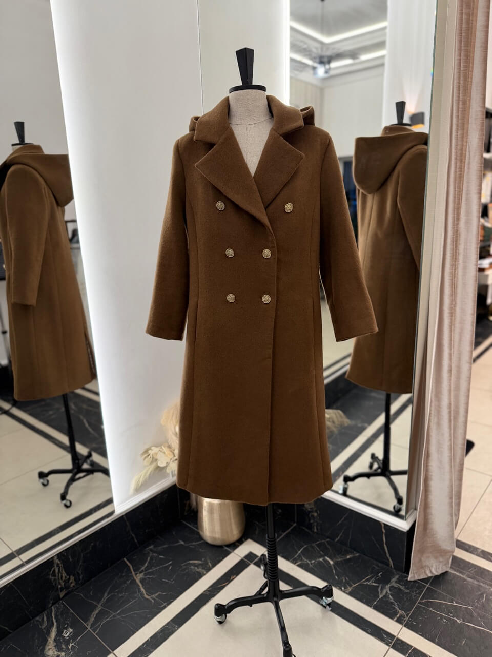 Płaszcz damski dwurzędowy brązowy